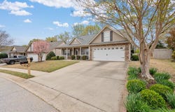 863 Vandenburg Drive, Boiling Springs, SC 29316