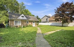 31709 Grove, Fraser, MI 48026