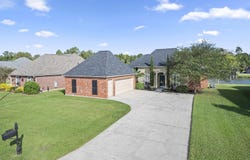 13843 Creekstone Dr, Denham Springs, LA 70726
