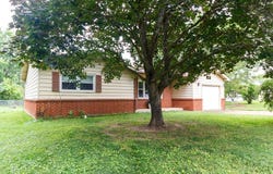 711 E National Avenue, Richland, MO 65556