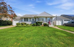 7 Crown Street, Hicksville, NY 11801