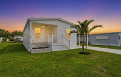 20 PEACH AVE, Bradenton, FL 34207