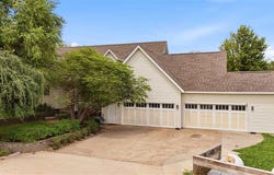 2484 Robbins Ct., Washington, IA 52353