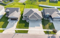 2317 S Creekview Ave, Sioux Falls, SD 57106