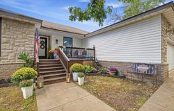 233 Castlegate Drive, Seymour, MO 65746