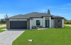 928 NE 1st Place, Cape Coral, FL 33909