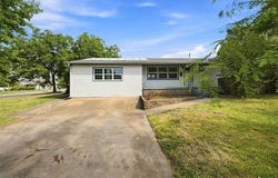 1408 E Cherry Street E, Cushing, OK 74023
