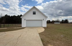 925 W King St, Headland, AL 36345