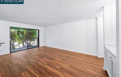490 N Civic Dr, Walnut Creek, CA 94596