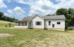 827 E Main Street, Oak Hill, OH 45656