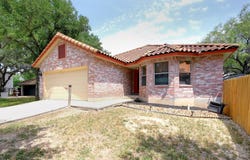 7410 Tom Watson Ct, San Antonio, TX 78244