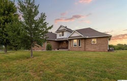 561 S 26th Road, Syracuse, NE 68446