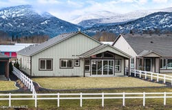105 Backtrack Rd, Sandpoint, ID 83864