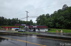 2700 226 Highway S, Marion, NC 28752