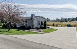 2955 Winklepleck Road NW, Sugarcreek, OH 44681