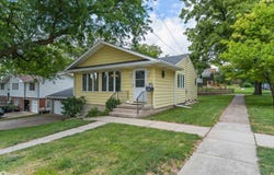 341 E Avenue, Nevada, IA 50201