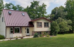 N2720 Resthaven Rd, Rubicon, WI 53078