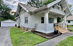 805 S 2nd Street, Clinton, MO 64735