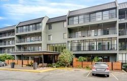 45 EAGLE CREST Dr, LakeOswego, OR 97035