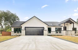 8220 Alton Blvd, Selma, TX 78154