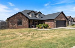 1741 Sunrise Circle, Centerton, AR 72719