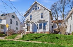 214 4th St, Ashland, OH 44805