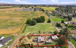 703 N 5th St, Grandview, WA 98930