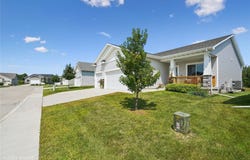 9841 Thorton Drive, Johnston, IA 50131