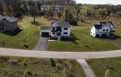9 Emerald Dr, Hardyston Twp., NJ 07419-2642