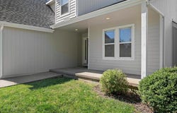 1310 Pin Oak Circle, Ottawa, KS 66067