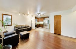 2183 LAURA Lane, Des Plaines, IL 60018