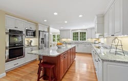 17 Townsend Road, Lynnfield, MA 01940
