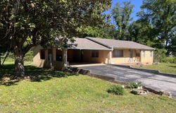 275 S 3rd Street, Mammoth Spring, AR 72554