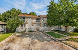 1014 W Maple Avenue, Independence, MO 64050