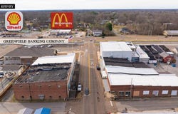 112 Broad St, GREENFIELD, TN 38230