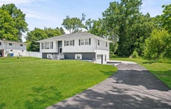 1 Brewster Drive, Middletown, NY 10940