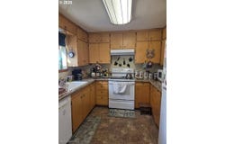 303 N A St, Condon, OR 97823