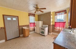 118-120 S Carnegie Ave, Connellsville, PA 15425