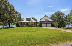 8155 E Lake Dr, Murchison, TX 75778