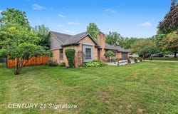 1375 Lathrup Park, Saginaw, MI 48638