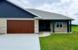 2555 Sutherland Dr, Worthington, MN 56187