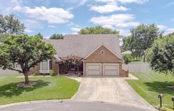 102 S Tracy Drive, Clinton, MO 64735