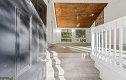 587 Farmbrook Trail NE, Kennesaw, GA 30144