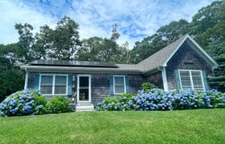 4 Periwinkle Lane, Oak Bluffs, MA 02557