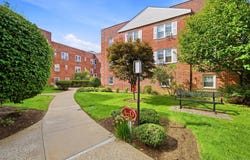 200 N Village Avenue, Rockville Centre, NY 11570