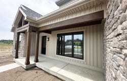 798 E Sweet Briar Lane, Monroe, MI 48161