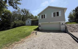 1200 E Maple Street, Centerville, IA 52544