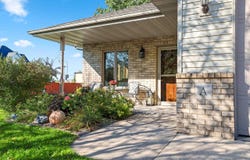 320 E EVERGREEN Drive, KAUKAUNA, WI 54130
