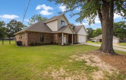 703 Daniel St, Gladewater, TX 75647