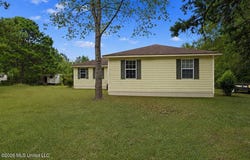 328 W Progress Road, Prentiss, MS 39474